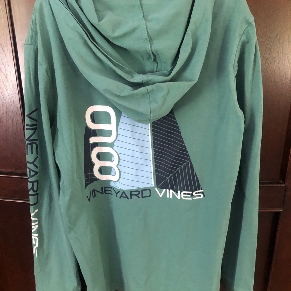 Vineyard vines long sleeve hooded tee